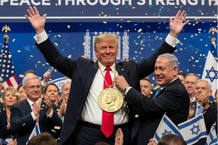 Netanyahu objavio AI sliku na kojoj Trumpu uručuje Nobelovu nagradu za mir